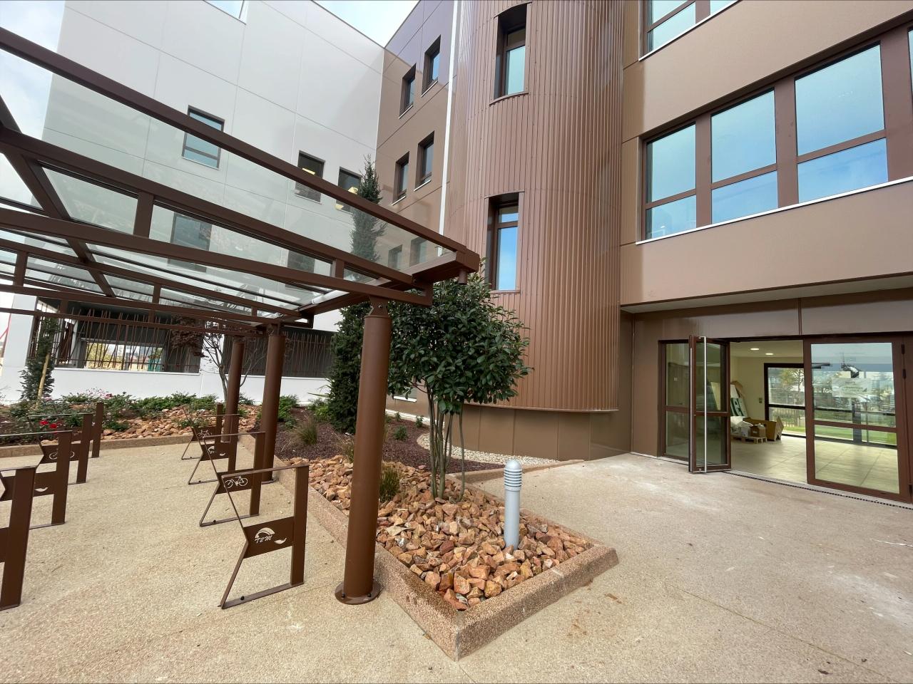 Bureau Genas 1493m² Location bureau Genas Rhône OLBUR2427457 2
